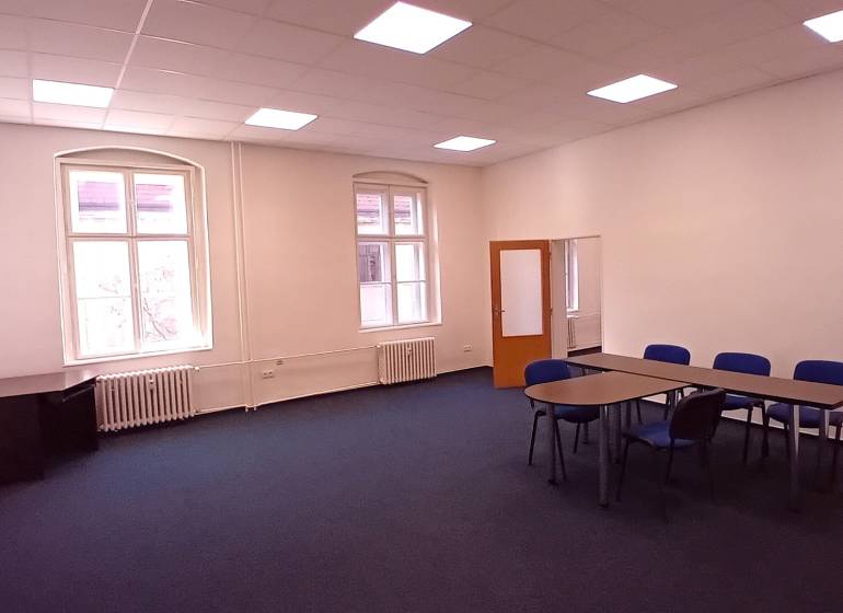 Sure, please provide the text you want translated into English.