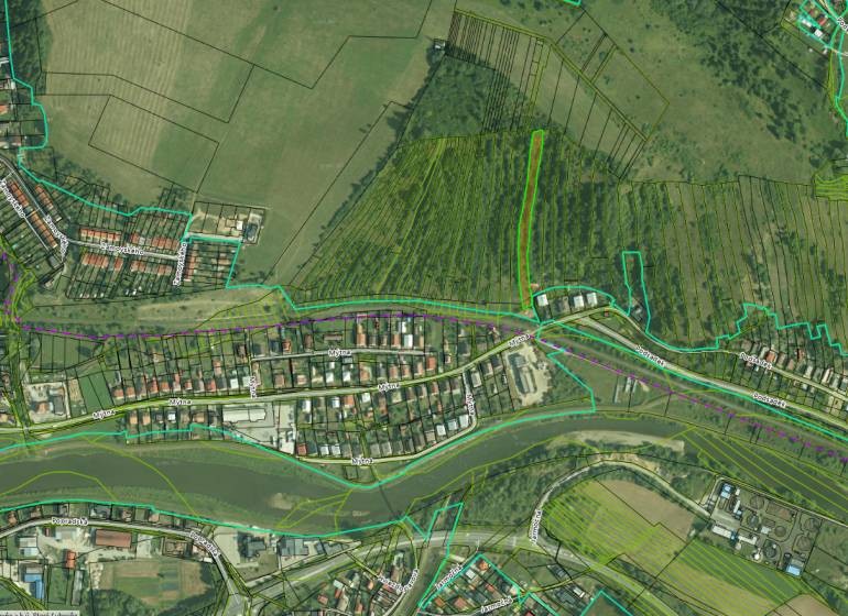 Aerial map of agricultural and forest lands in Stará Ľubovňa with highlighted boundaries.