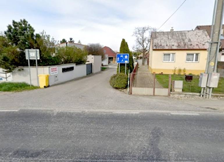 A family house in Ratnovce with an access road in the location of Land - housing.