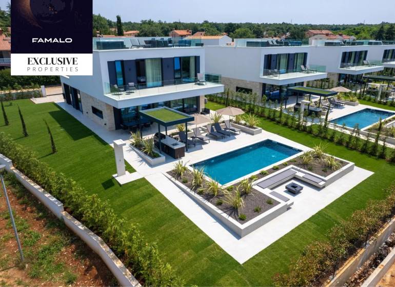 A villa in Kukci with a pool, garden, and terrace offers comfortable living.
