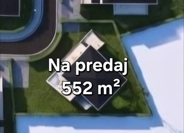 Aerial view of a residential plot with an area of 552 m² in Palárikovo.