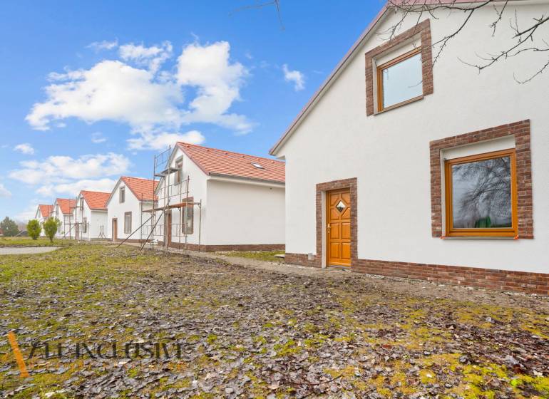 4 - 2025-12-31T095712.607.jpg