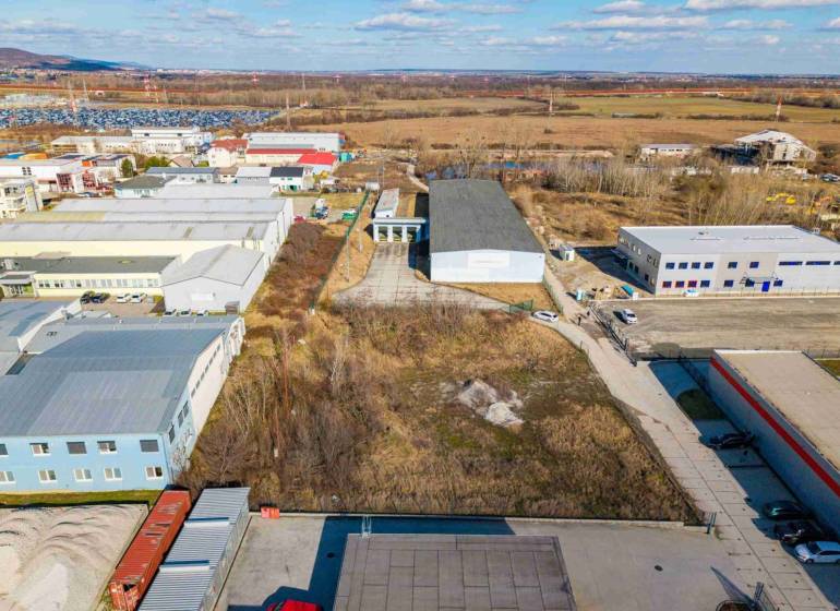 Industrial zone with buildings and parking lots in Bratislava - Vajnory, commercial land.