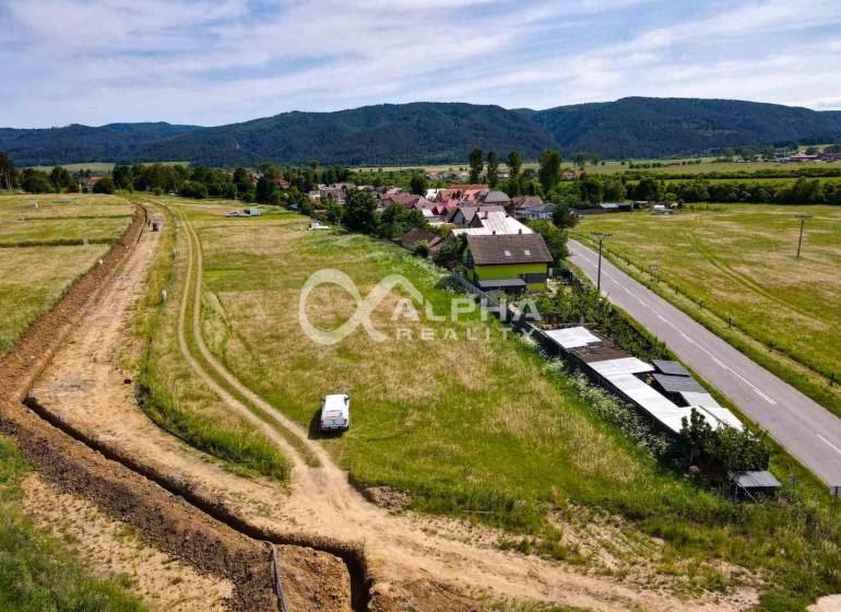 Plots - housing in Betlanovce with a rural scenery and access road.