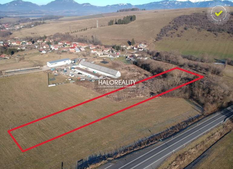 Plots - living in Gôtovany surrounded by nature and the scenery of surrounding hills.