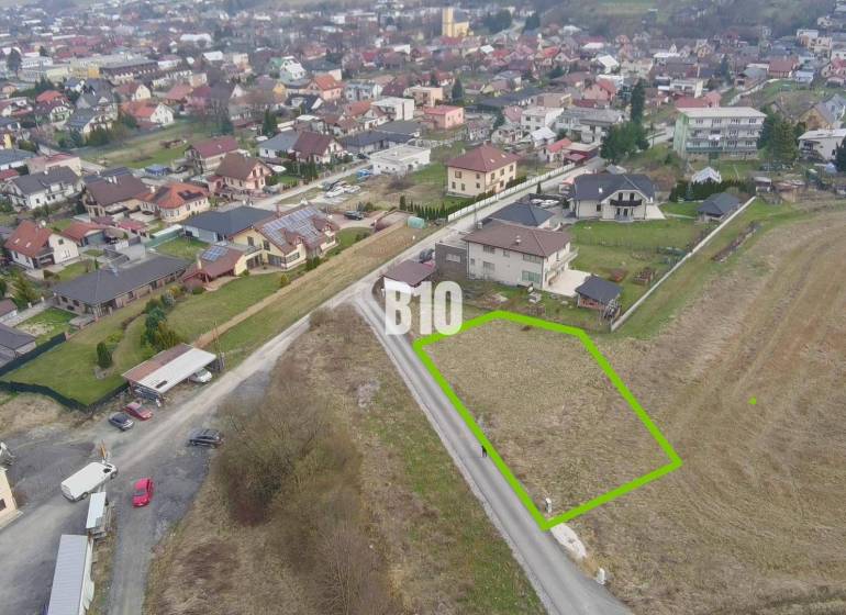 Land for sale, suitable for living, in the village of Rosina, shown from a bird's eye view.