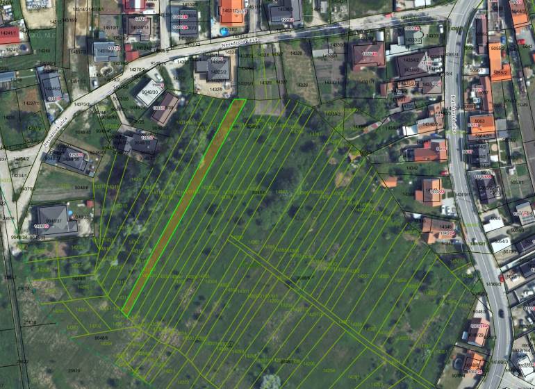 Aerial view of residential plots in Zohor with parcel numbers.