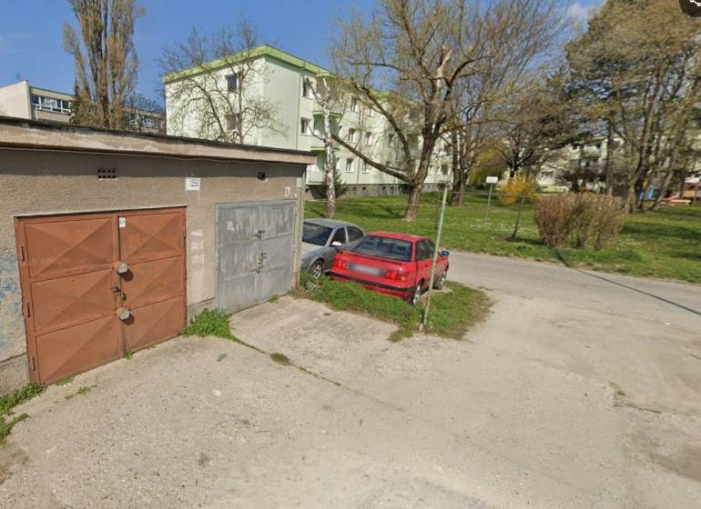 garáž Skalická cesta.jpg
