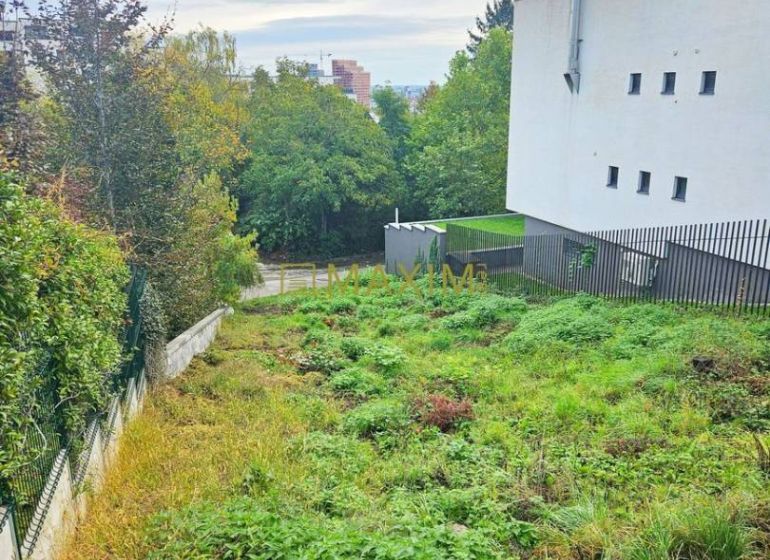 A residential plot on Tupého Street in Bratislava - Nové Mesto with a view.