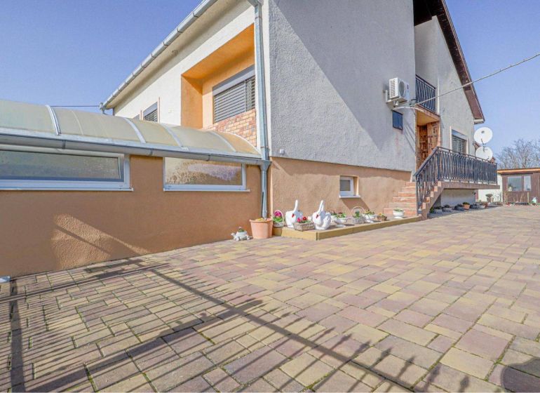 ALL INCLUSIVE | NA PREDAJ KRÁSNE ZREKONŠTRUOVANÝ RD – VHODNÝ AJ AKO DVOJGENERAČNÝ RODINNÝ DOM, OHRADY