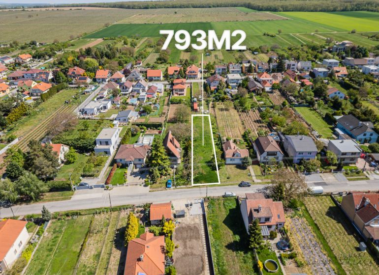 Land on Nová Street in Viničné designated for residential use, size 793 m².