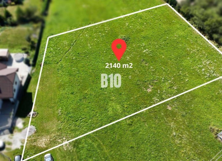 The plots in the village of Nesluša offer a living area of 2140 m².