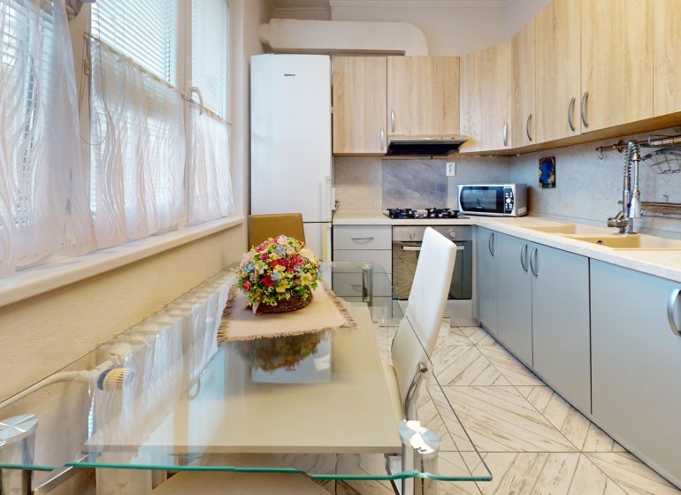 Krusovska-3-Izbovy-Byt-Kitchen.jpg