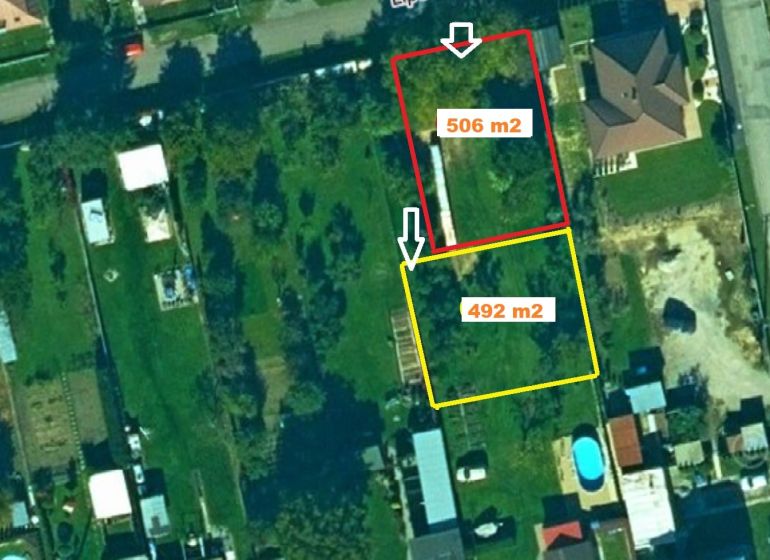 Aerial view of residential plots in Strážske, with dimensions of 506 m² and 492 m².