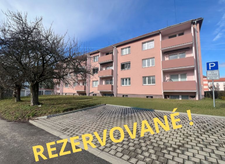Apartment building on Dukelských hrdinov Street in Žiar nad Hronom. Reserved parking space.