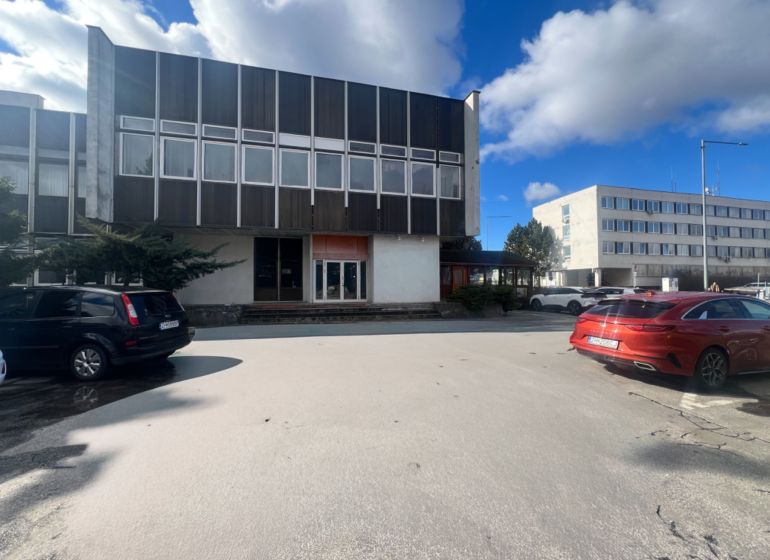 Building with parking in SNP, Žiar nad Hronom, Žiar nad Hronom District, Banská Bystrica Region.