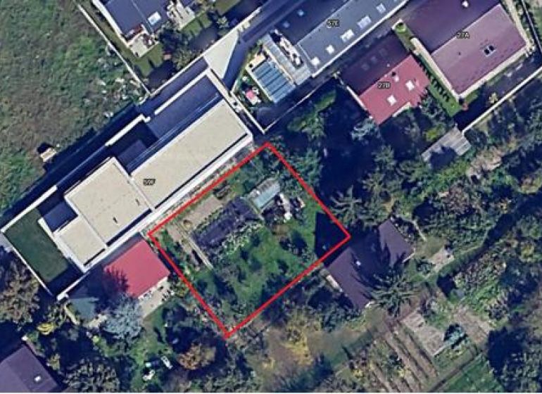 Aerial view of a residential plot on Hrušovská in Bratislava, Vrakuňa.
