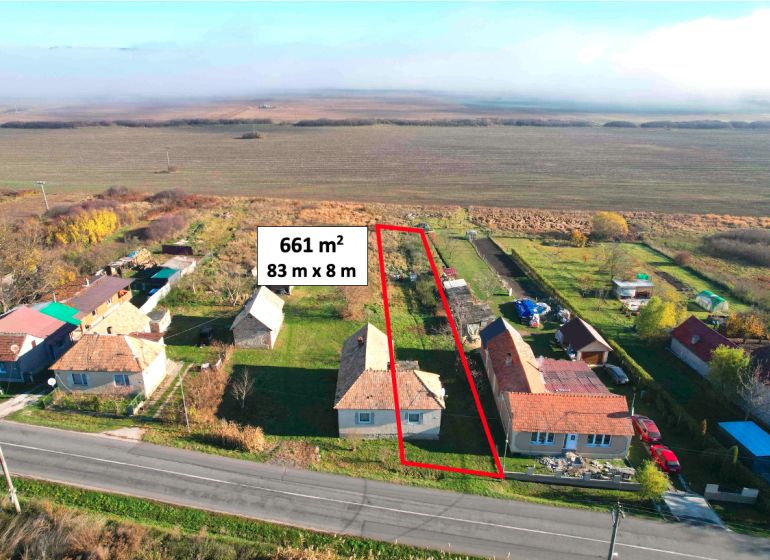Plots - housing in Radnovce, rural development with a location by the main road.