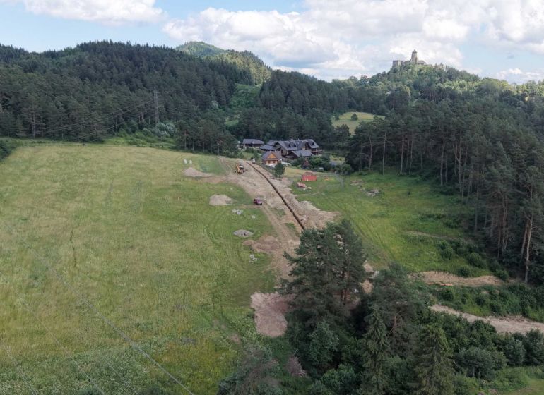 Construction work on residential plots in the forest near Zámocká Street in Stará Ľubovňa.