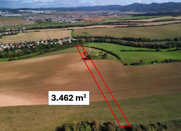 Arable land with a marked plot of 3462 m² in the area of Trenčianske Stankovce.