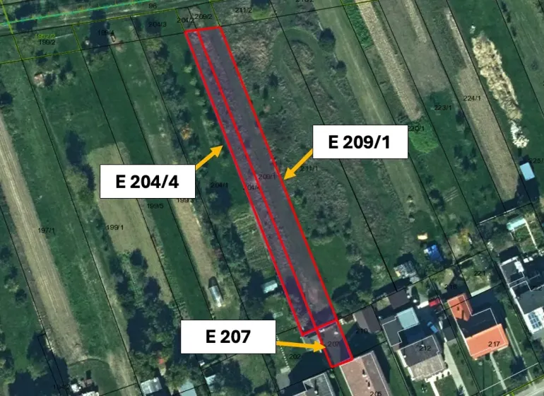Aerial view of parceled out peculiar properties in Vechc with marked plots.