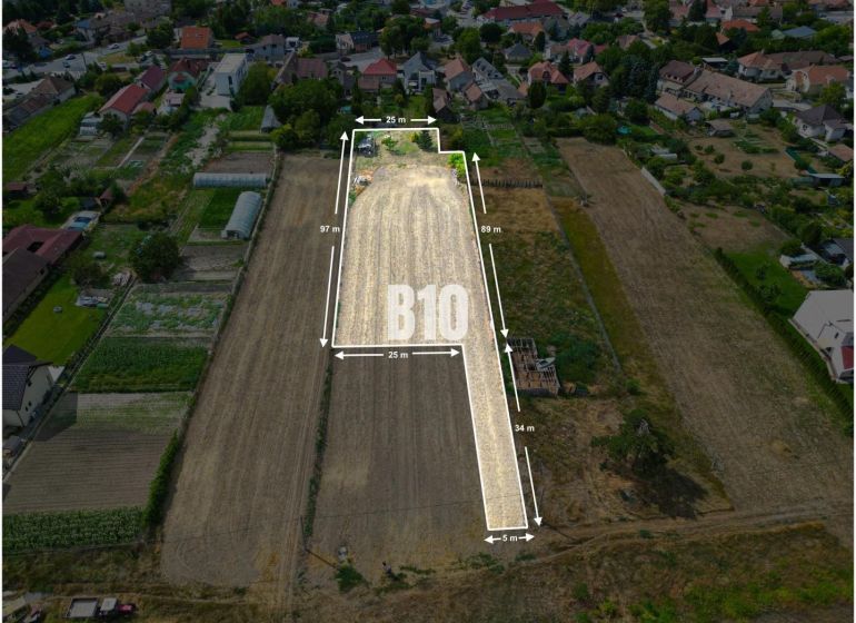 Plots - housing in Tomášov on Podzáhradná Street, ideal for building a family house.