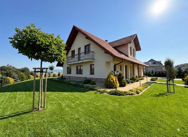 A family house in Trenčianska Turná with a spacious garden and beautifully maintained lawn.