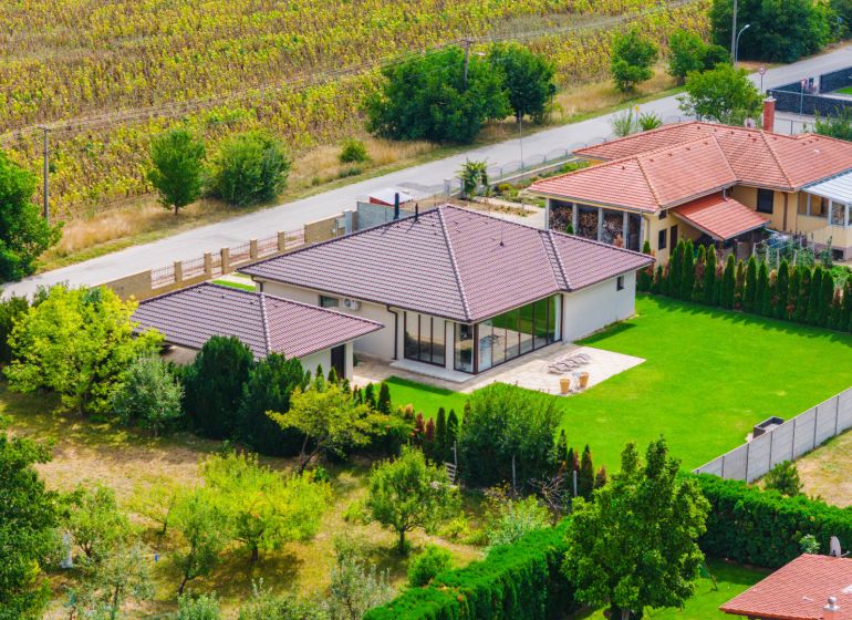 Family house on Družstevná Street in Vráble with a well-maintained garden and surroundings.