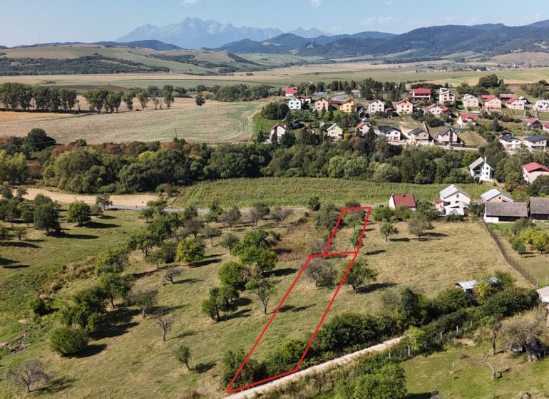 Plots - living in Jarabina surrounded by nature and village architecture.