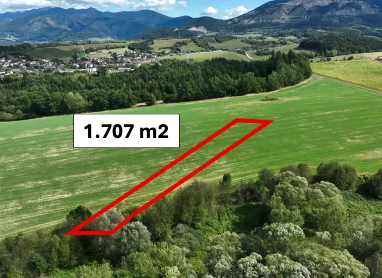 Agricultural and forest land in Žilina, bordered by a red line, size 1,707 m².