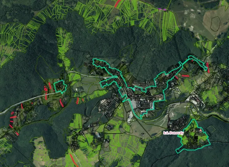 A map view of agricultural and forest land in Donovaly with visible parcels.