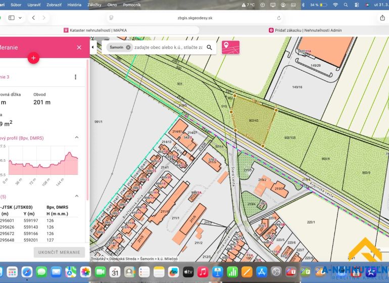 The map shows the measurement of plots - commercial in Šamorín with details about the horizontal length and perimeter.