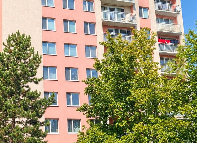 Apartment building on Žilinská Street in Trenčín, suitable for a 3-room apartment.