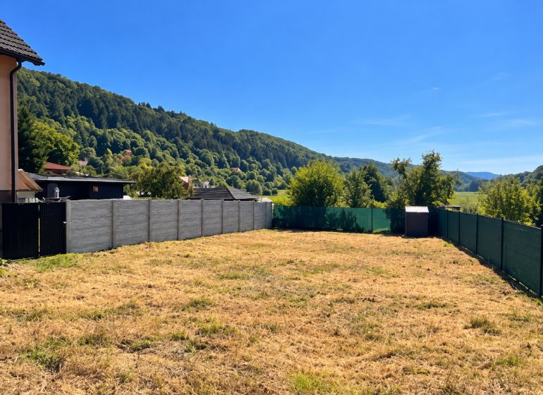 A residential plot in Sebedín-Bečov on Sebedín street surrounded by nature and fenced.