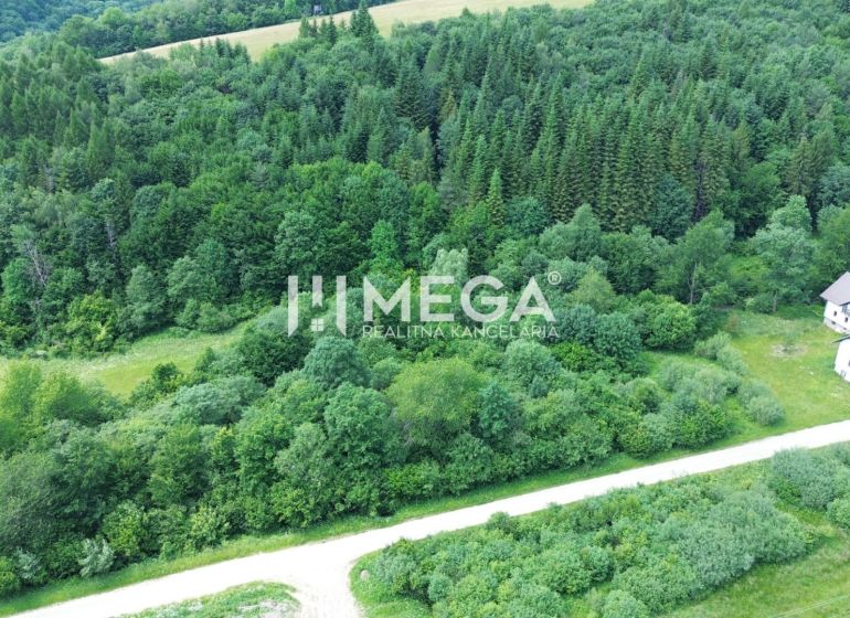 Forest land on Danova in Medzilaborce suitable for living, surrounded by nature.