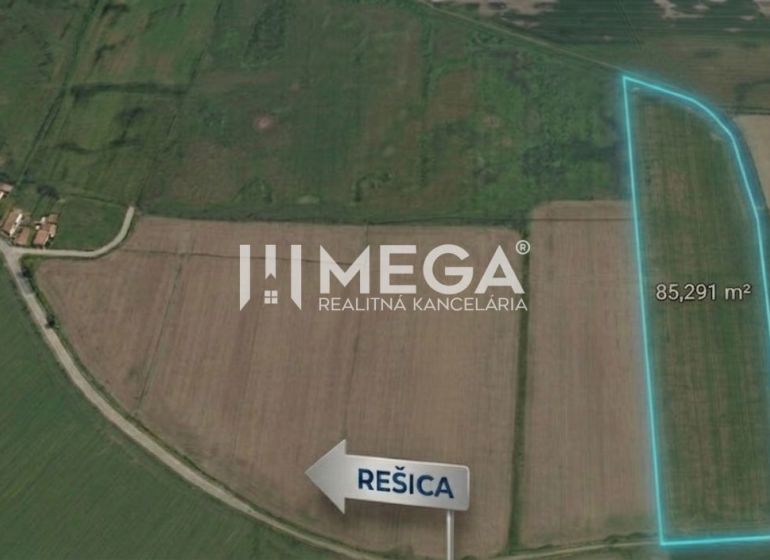 Aerial view of agricultural land around Rešíc, Special properties.