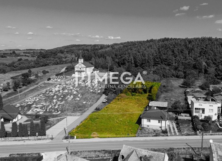 A plot for residential use in Slovenská Volová surrounded by greenery and countryside.