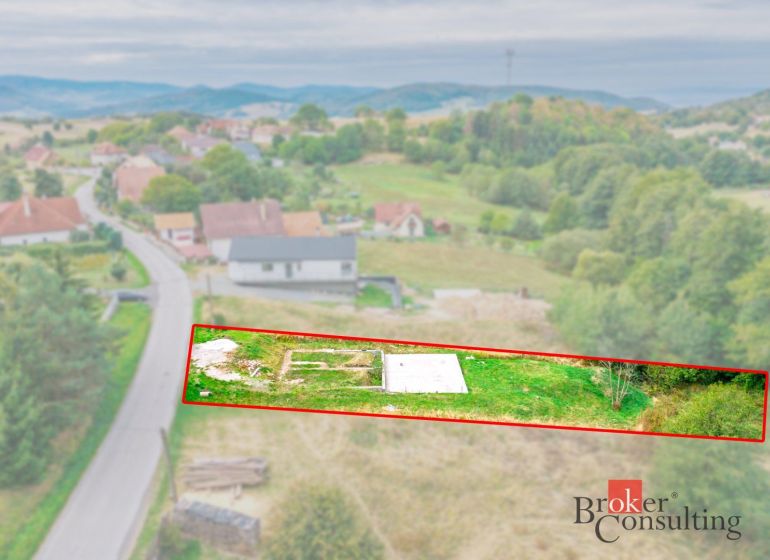 Plots - housing in Detva on gently sloping terrain with a view of nature.