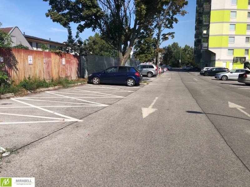 Prenájom - parkovacie státie - Čiližská ulica - MIRABELL (1).jpg