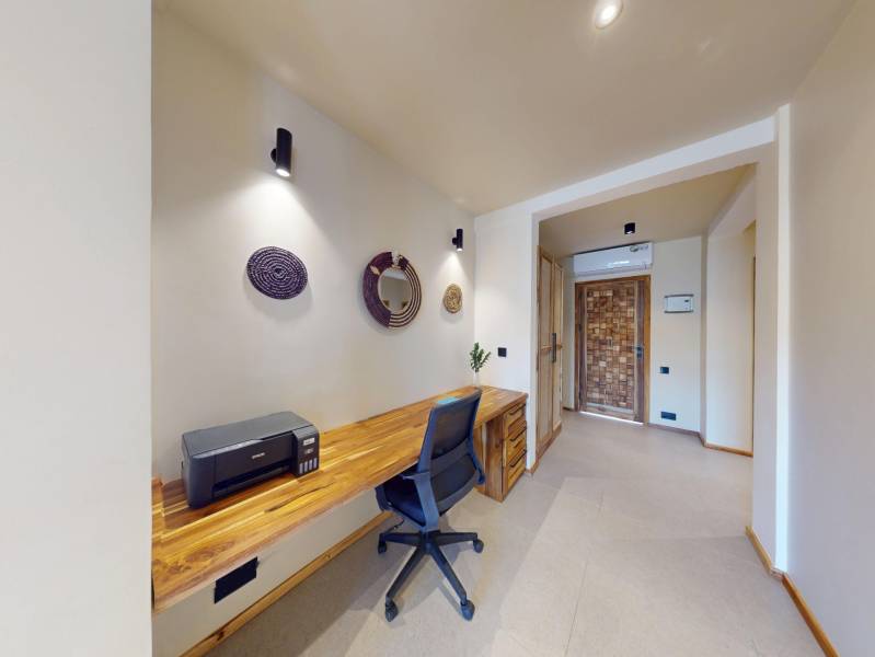 Luxury-2-rooms-apartment-in-Zanzibar-home-office.jpg