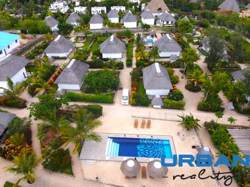 Swimming pool with villas.PNG