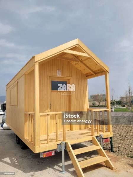 Wooden mobile home for rent in Gardens on Myslavská Street in Baška.