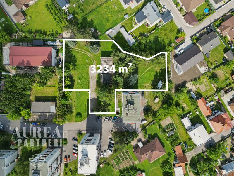 Aerial view of properties - residential area on Slnečná Street in Kováčová, size 3234 m².