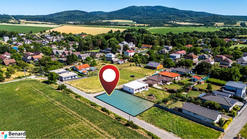 Land plots - housing in Nižná Kamenica with a view of the surrounding countryside.