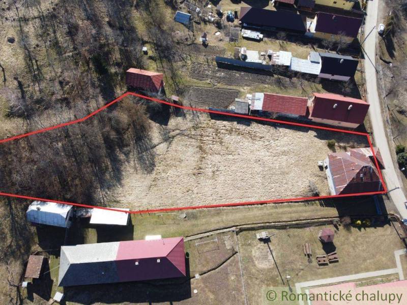 Aerial view of a family house in Nová Sedlica with the marked plot.