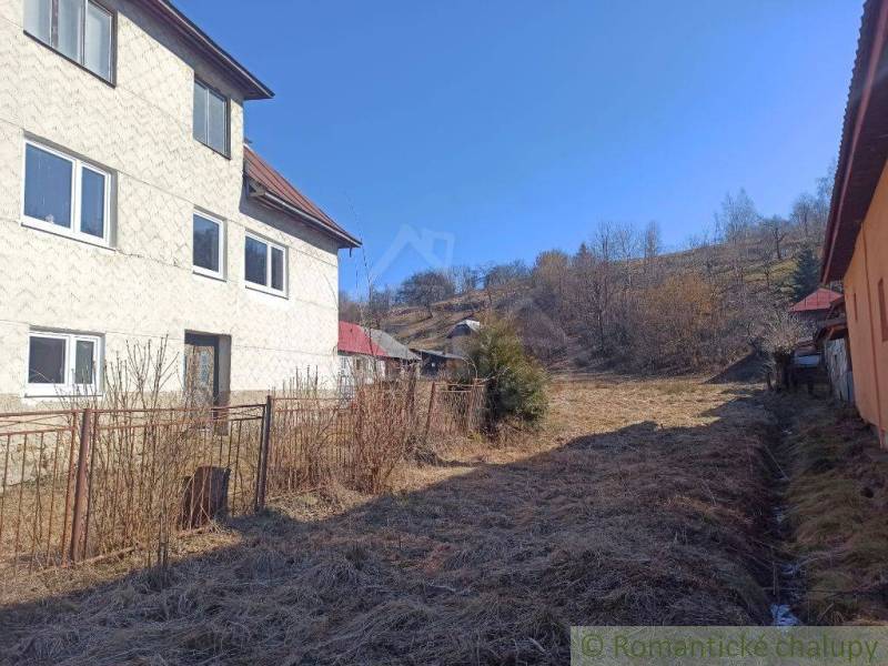 A family house in Nová Sedlica near the forest with a spacious yard.