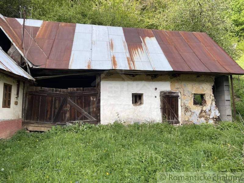 An old family house in Hačava with a tin roof and rare charm.