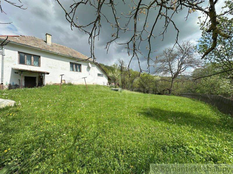 A family house in Kokava nad Rimavicou with a spacious garden and lush vegetation.