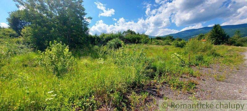 Residential plots surrounded by greenery with mountain views, ideal for relaxation.