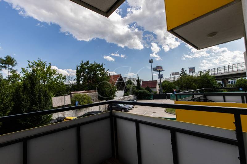 Balcony in a 3-room apartment with a view of Na piesku street, Bratislava - Ružinov.